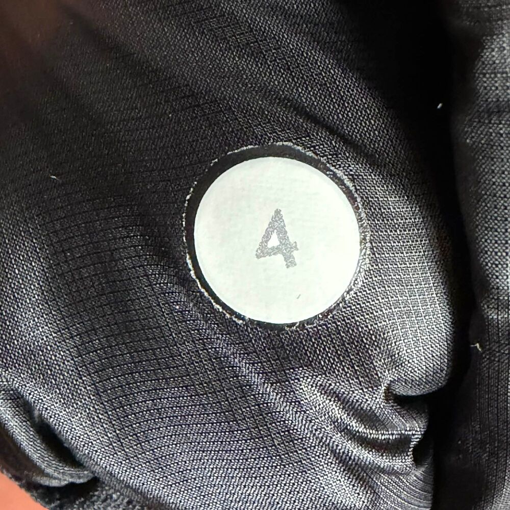 Lululemon Down For A Run Vest Black - Picture 9 of 9